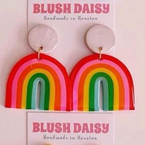 Blush Daisy Earrings